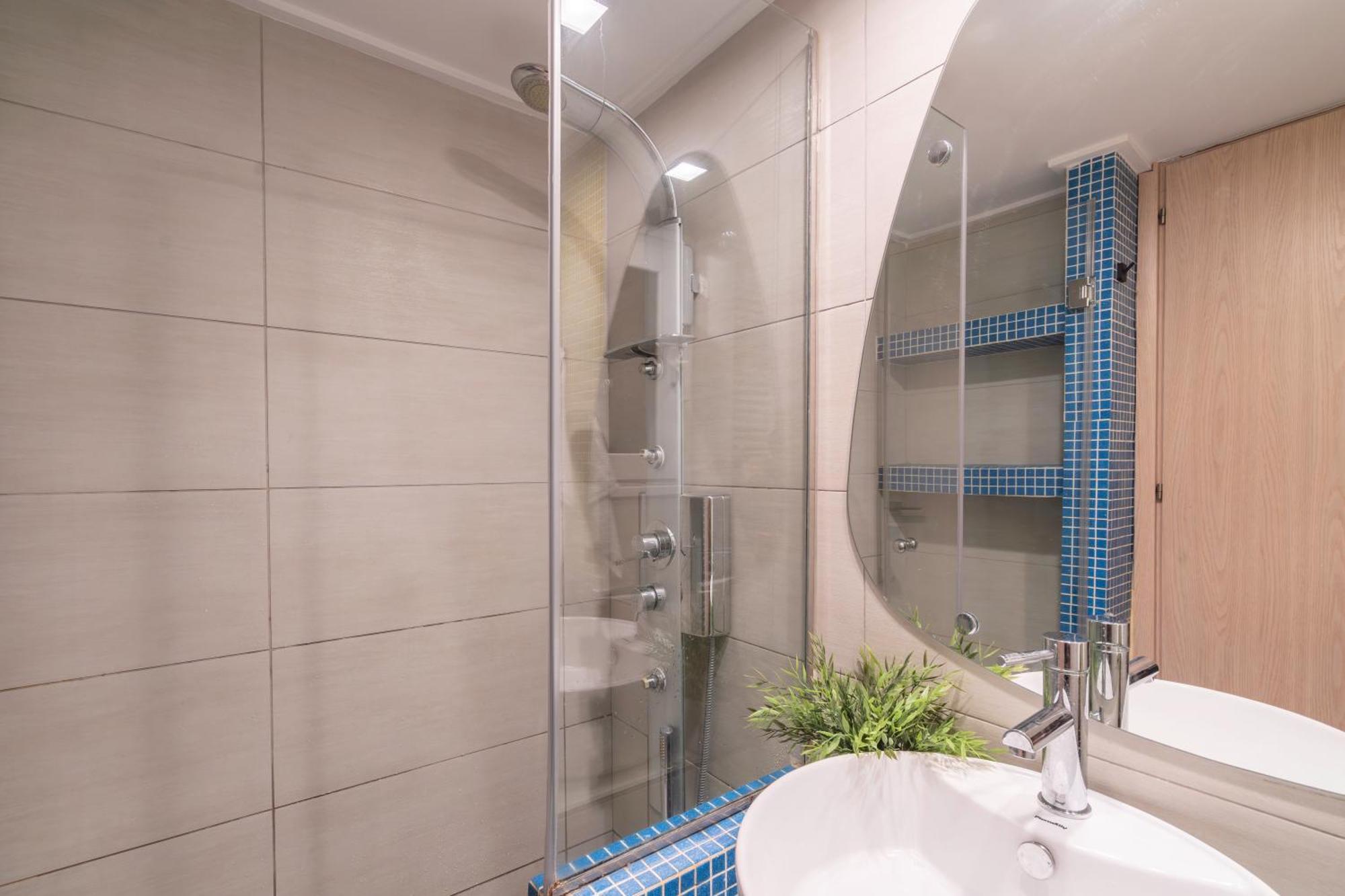 City Oasis: Newly Renovated 2Br Apt In City Center Athén Kültér fotó