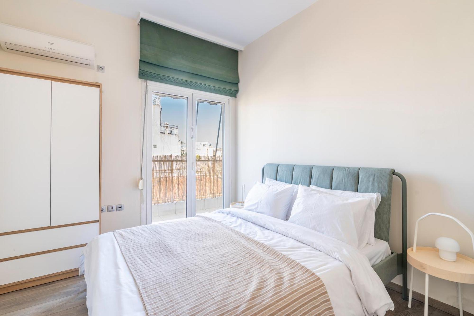 City Oasis: Newly Renovated 2Br Apt In City Center Athén Kültér fotó