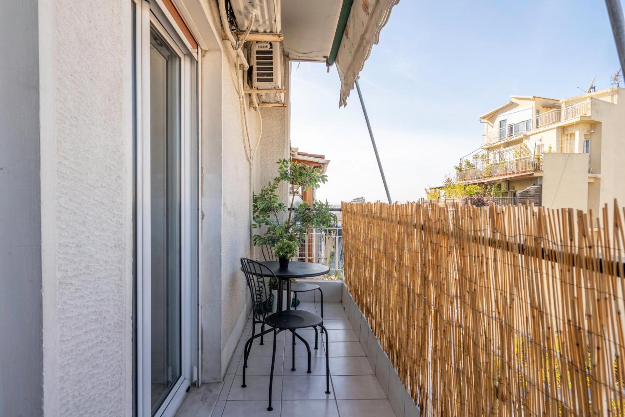 City Oasis: Newly Renovated 2Br Apt In City Center Athén Kültér fotó