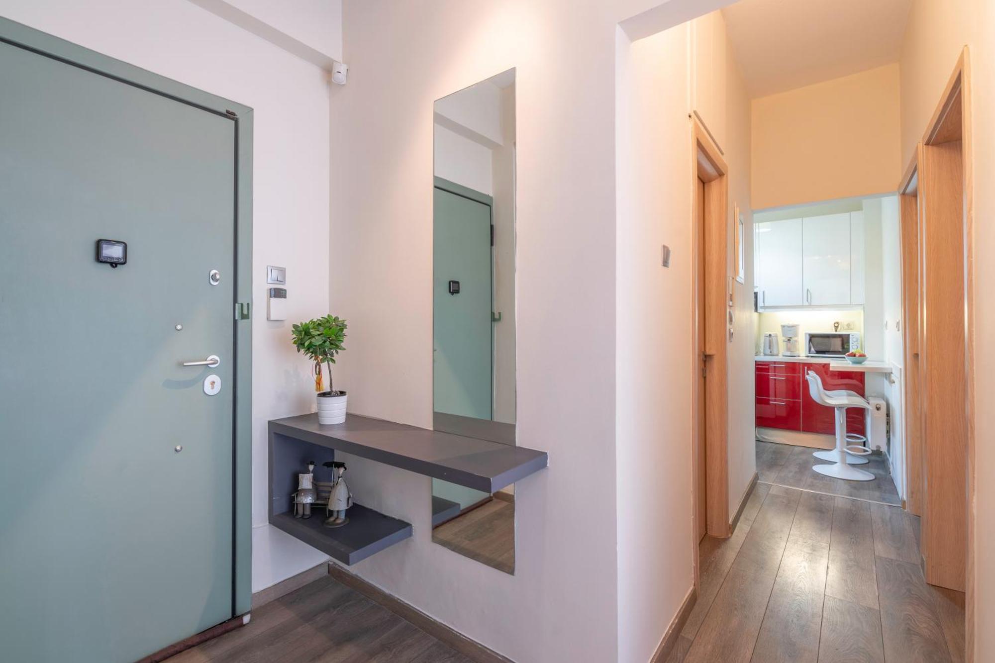 City Oasis: Newly Renovated 2Br Apt In City Center Athén Kültér fotó